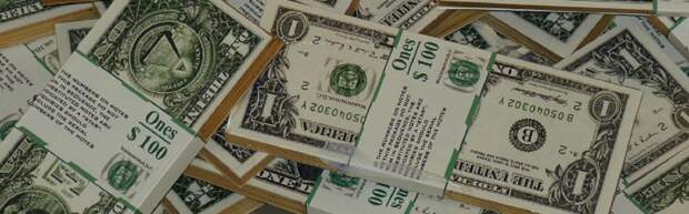 Доллар снова упал на торгах в Казахстане