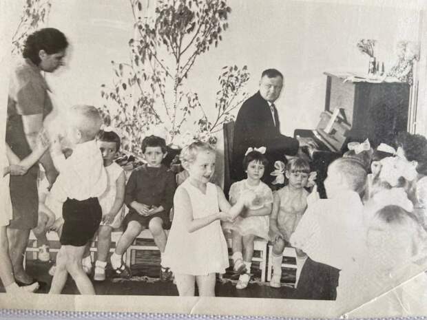 На фото примерно 68-69 год..jpg На фото примерно 68-69 год..jpg