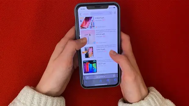 Психолог Лейкина рассказала о влиянии заставки смартфона на характер человека