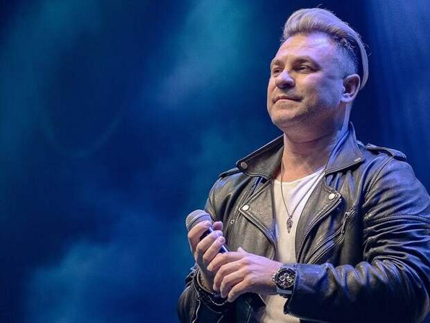 Экс-солист "На-На" Соколов рассказал о нападении поклонницы