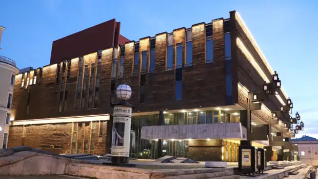 Кехман раскрыл планы по восстановлению прежнего репертуара МХАТа