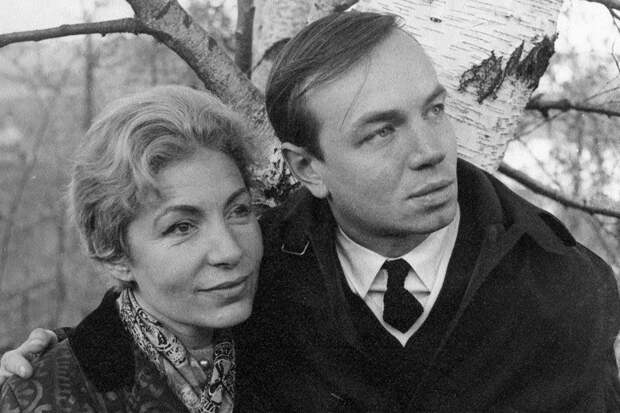 С Андреем Вознесенским, 1966 год
