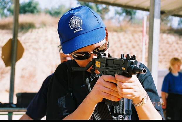 Дарья Асламова в Международной Академии безопасности в Израиле 15 лет назад. Фото: Дарья АСЛАМОВА