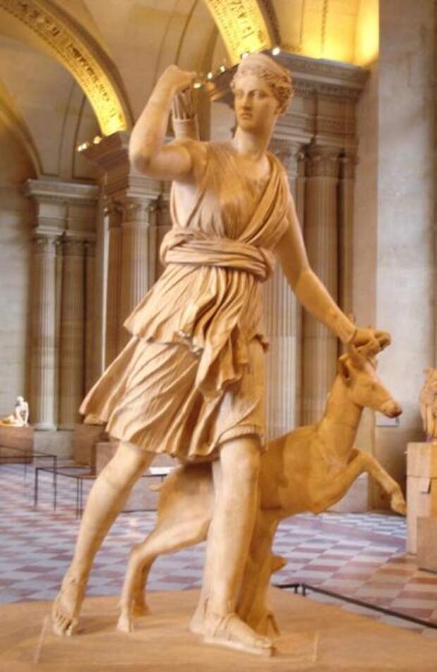 Скульптура Дианы Версальской