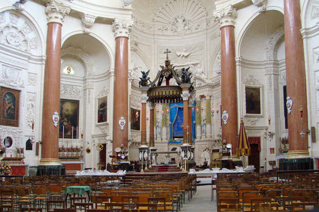 Karmeliterkirche_Valletta_(1).JPG