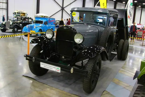 Изучаем коммерческую технику на Олдтаймер-галерее Сорокина в Петербурге