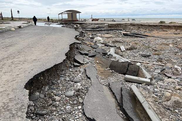 Туристический сезон в Дагестане оказался под угрозой из-за смытых в море трех тонн мусора