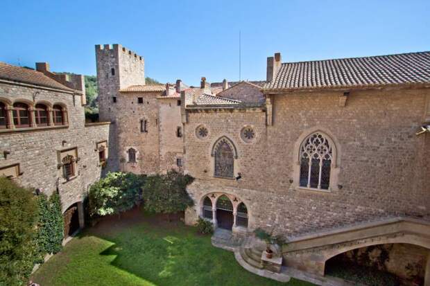 Замок Святой Флорентины: «замок, который никогда не осаждали, и в котором живут»