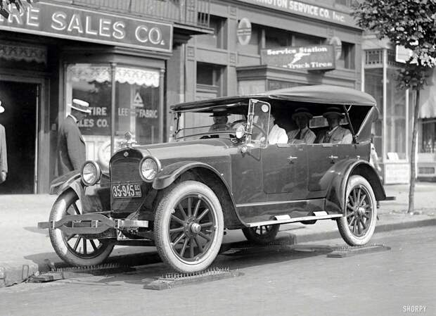 Автомобилисты в начале прошлого века 