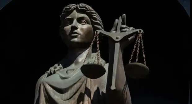 В Челябинске суд отправил под арест водителя Porsche, который протаранил 6 авто