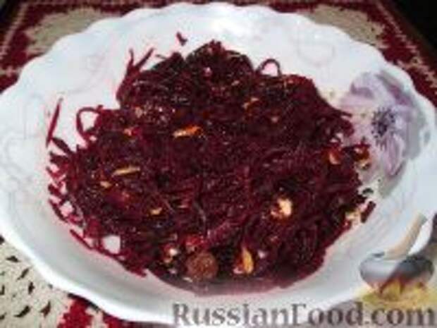 Фото к рецепту: Свекольный салат "Обвораживание" Фото к рецепту: Свекольный салат "Обвораживание"