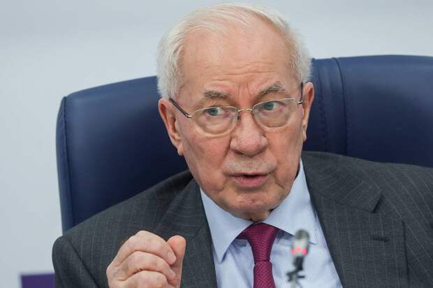 Экс-премьер Украины задался вопросом о судьбе предоставленных Западом Киеву денег