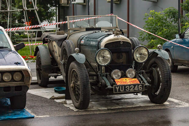 Bentley. Peking-Paris 2016. 04