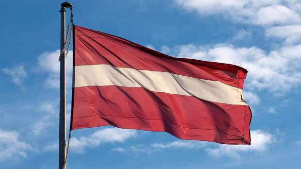 Вратарь сборной Латвии озверел после удаления: «Используя швабру, угрожал соперникам. Вступил в физический контакт»