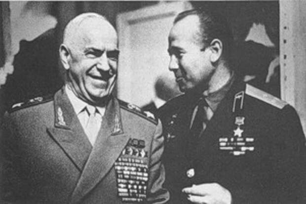 Фотобиография маршала победы Георгия Константиновича Жукова.