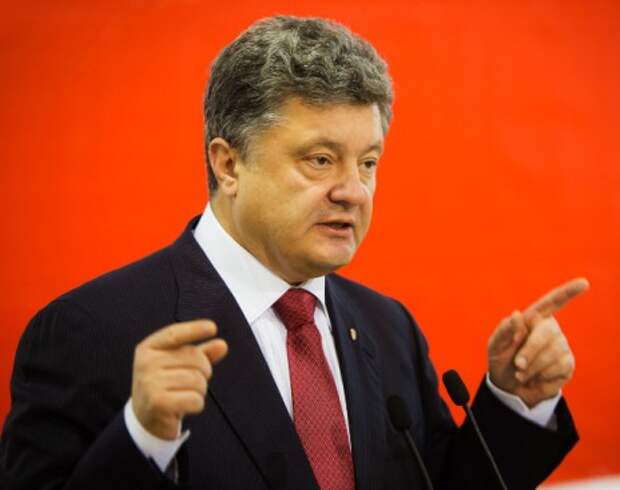 Порошенко назвал выборы в ДНР и ЛНР «фарсом под дулами танков и автоматов»