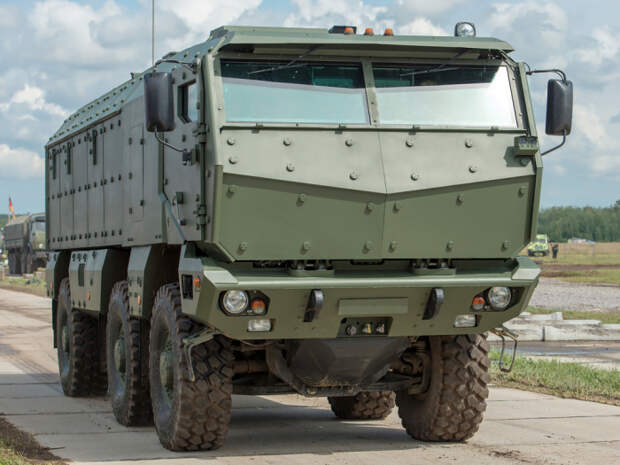 Бронированный армейский грузовик КамАЗ-63968 «Тайфун». | Фото: autowp.ru. Бронированный армейский грузовик КамАЗ-63968 «Тайфун». | Фото: autowp.ru.