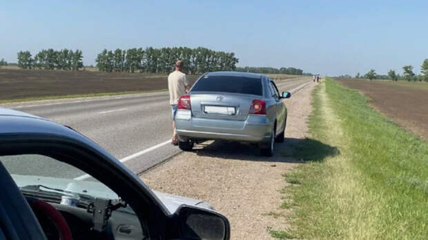 Сплошная на обочине