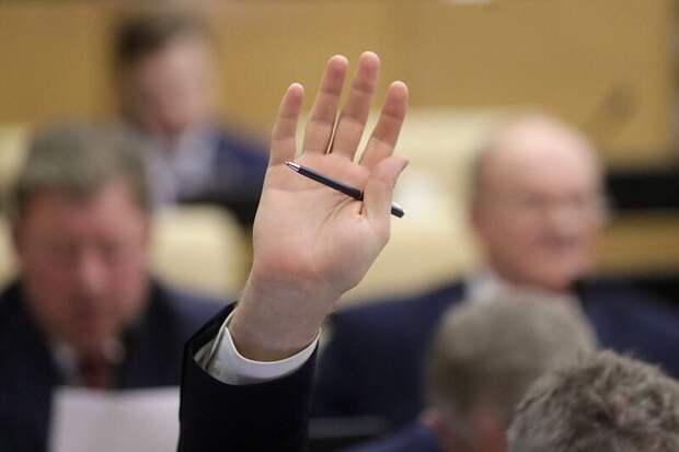 Депутат Госдумы поддержал идею вернуть оценки за поведение в школах