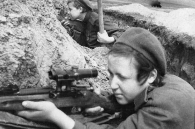 Женщины-снайперы ведут охоту за снайпером противника