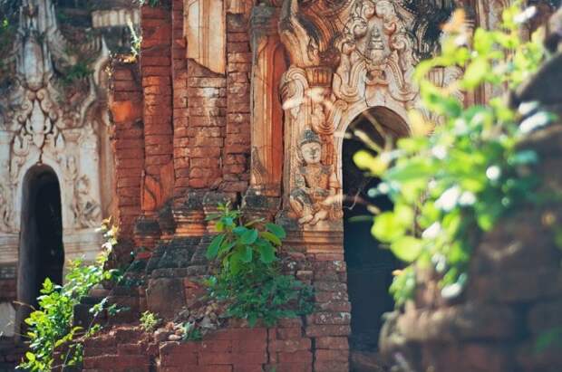 Средневековая деревня храмов в Мьянме