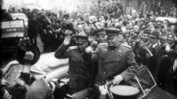 Маршал Советского Союза Иван Конев в Праге, май 1945 года
