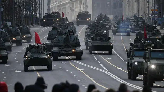 Танки в городе: первая репетиция парада Победы в Москве
