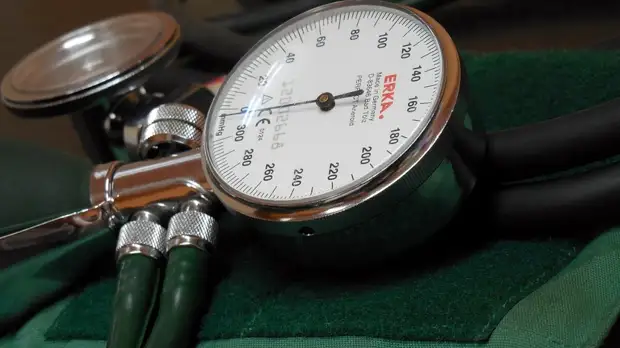 Кардиолог рассказал, как выбирать тонометр