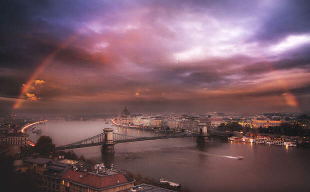 Радуга над столицей Венгрии. Автор фото: Tamas Rizsavi.