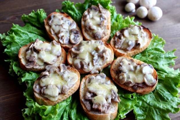 Бутерброды с грибами и сыром