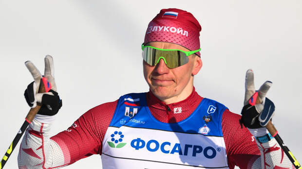 «Самочувствие разобранное»: Большунов выиграл спринт, хотя был близок к провалу, а Степанова проморгала Пантрину