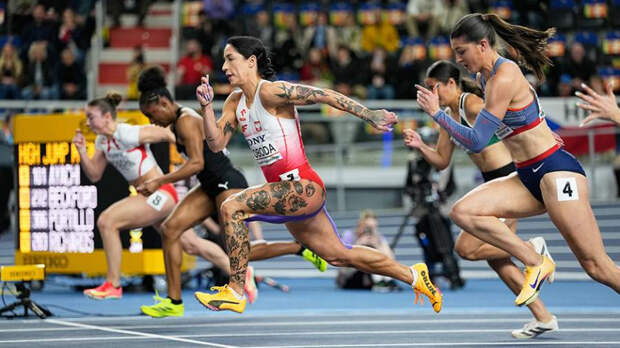 Только биологические женщины: трансгендерам* запретили участвовать в турнирах