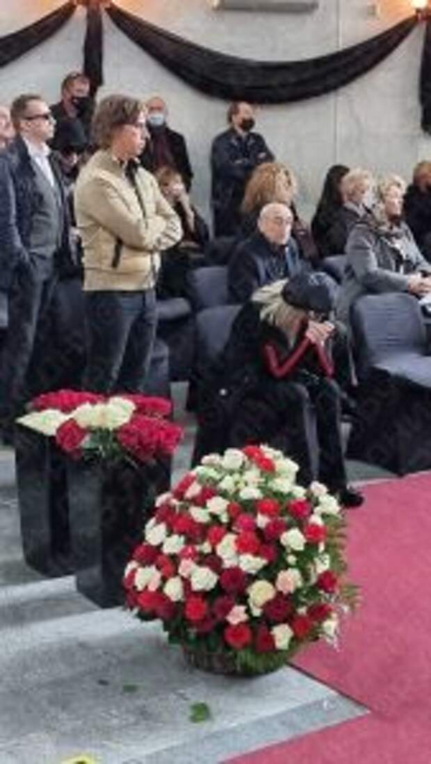 Пугачеву похоронили. Пугачева на похоронах Горбачева. Пугачева 2023 похороны.