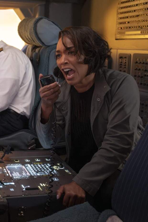 It's chaos on the airplane Athena boards during 9-1-1 Season 8 Episode 2.