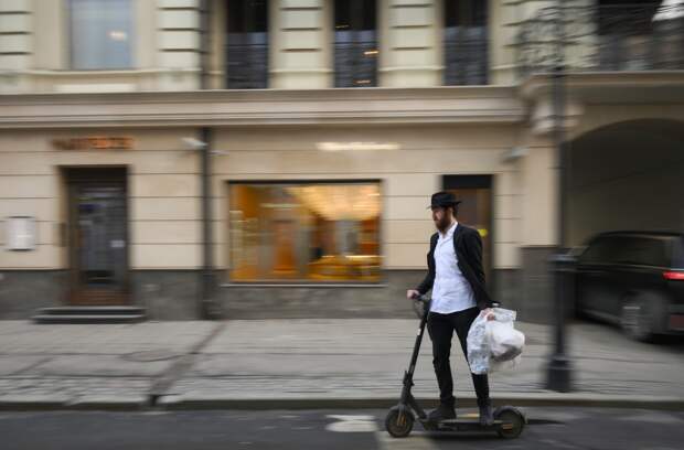 Россиянам напомнили о штрафах для самокатчиков