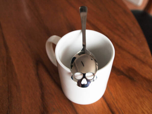 Ложка-череп Sugar Skull Spoon напомнит, что много сахара – это вредно 