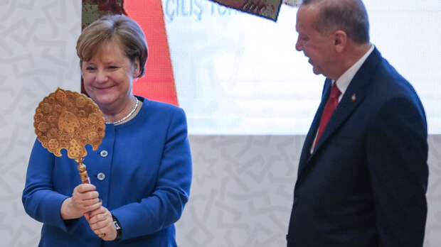 Вот это радость от подарка: Меркель на глазах Эрдогана потеряла лицо