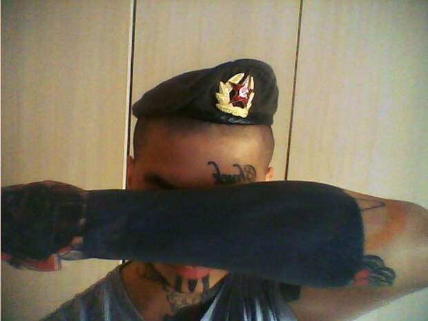 Люди, которые намеренно себя уродуют (26 фото) Люди, которые намеренно себя уродуют (26 фото)