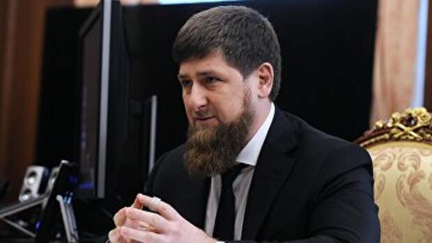 Глава Чечни Рамзан Кадыров во время встречи с президентом России Владимиром Путиным в Кремле.  Архивное фото