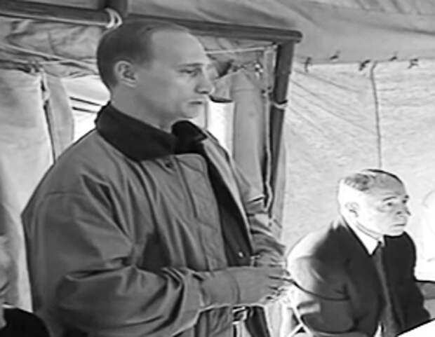 Путин выпил в Ботлихе нетронутую в августе 1999 года стопку