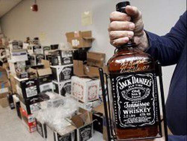 В ликере Jack Daniel`s нашли вещество для борьбы с насекомыми В ликере Jack Daniel`s нашли вещество для борьбы с насекомыми