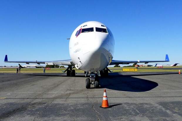 Самолет Боинг-727 в аэропорту Шарлотта
