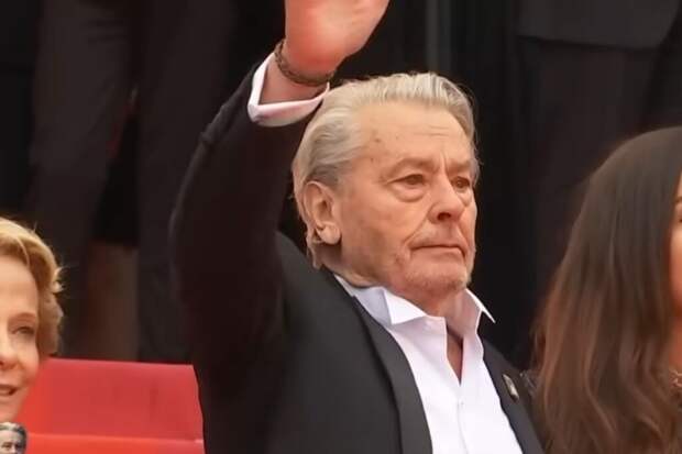 Родственники не исполнят волю Алена Делона и не усыпят его собаку