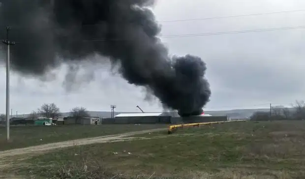 Прокуратура начала проверку из-за крупного пожара с бензовозом на Ставрополье