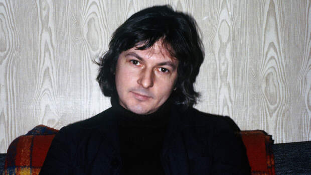 Машинопись ранней песни Майка Науменко выставили на торги за 150 тыс. рублей