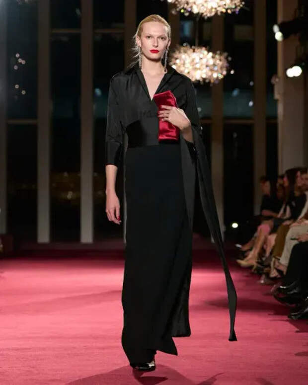 Алекс Консани на показе Michael Kors осень-зима — 2026