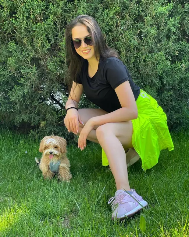 Алина Загитова показала фото без макияжа