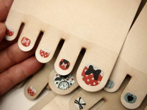 Причудливые колготки с накрашенными ногтями — последний модный тренд в Японии (10 фото)