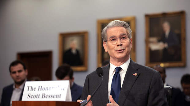 Бессент: США вызвали протесты, создав нехватку долларов в Иране