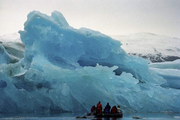Гренландия. Голубой айсберг